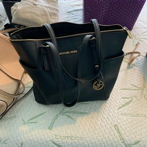 Michael Kors Jet Set Bag